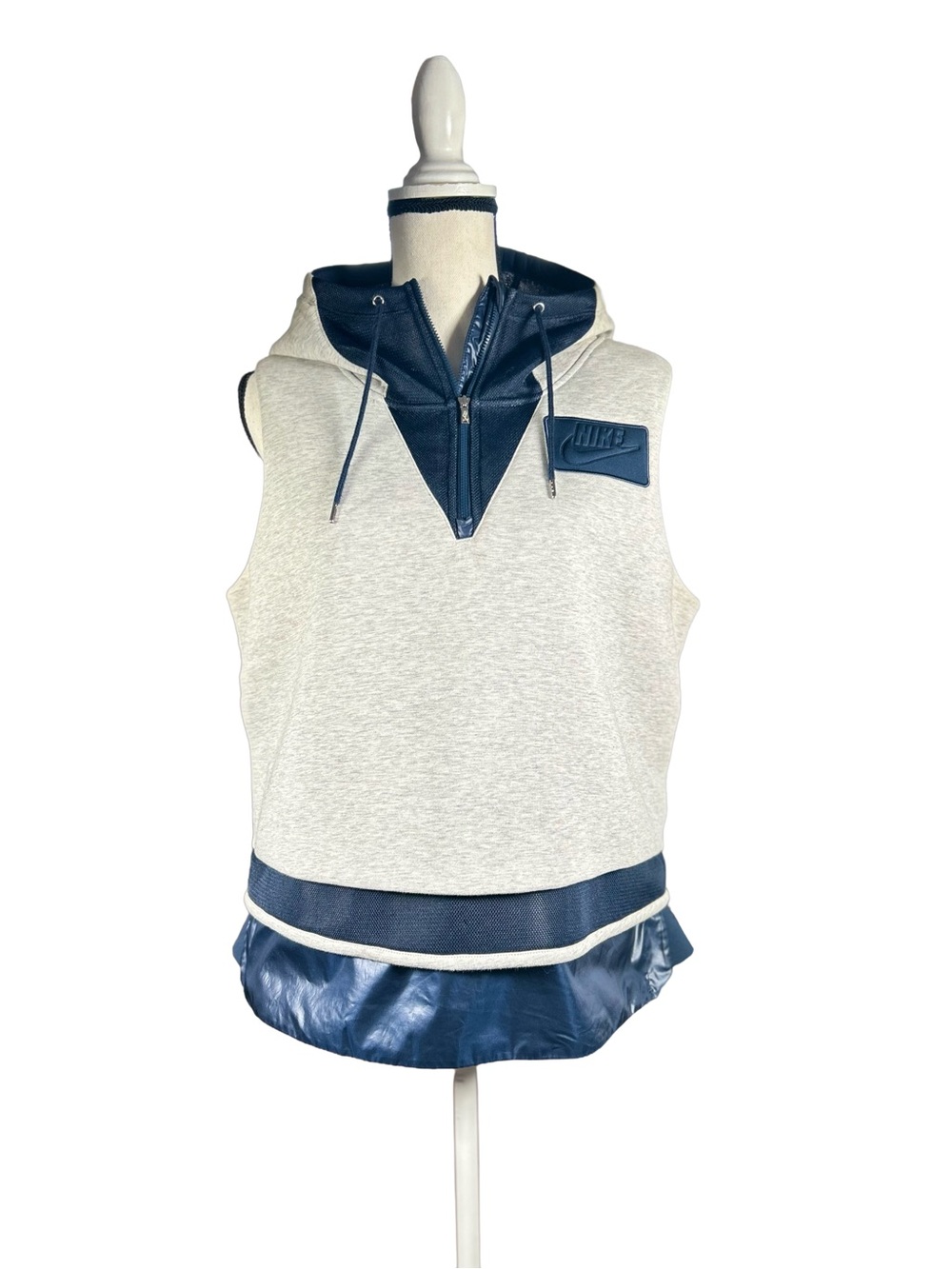 Nike Women’s Gray Mixed Material Sleeveless 1/4 Zip Lined Vest Hoodie Size S